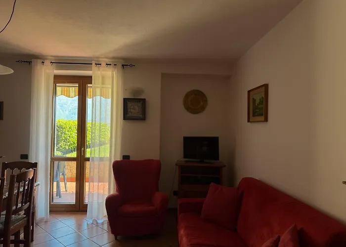 La Gioiosa With Garden Terrace Civenna